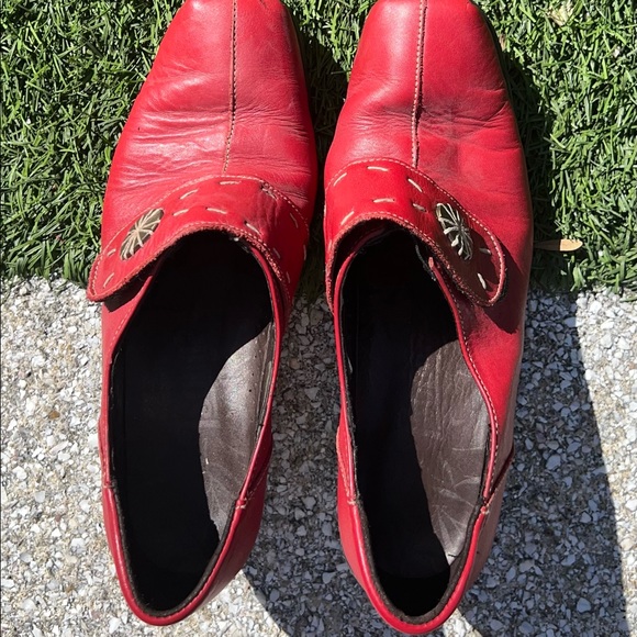 Tsonga Red Slip on Mules - Picture 1 of 4